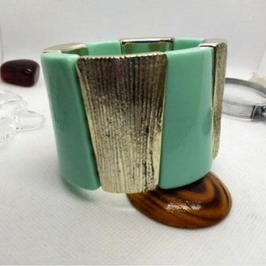 Women's jade toned bracelet w tree stump enameled stretch
